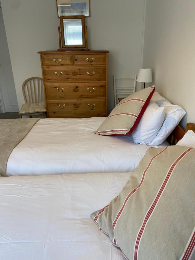 Сasa de vacaciones Trafalgar, Lovely Ground Floor Flat With Outside Patio Garden, Minutes Walk To Seafront