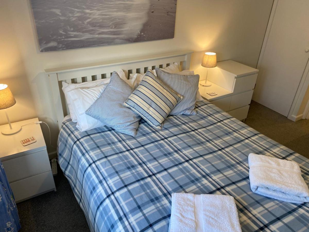 Сasa de vacaciones Trafalgar, Lovely Ground Floor Flat With Outside Patio Garden, Minutes Walk To Seafront Seaview