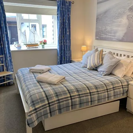 Trafalgar, Lovely Ground Floor Flat With Outside Patio Garden, Minutes Walk To Seafront Seaview Extérieur photo