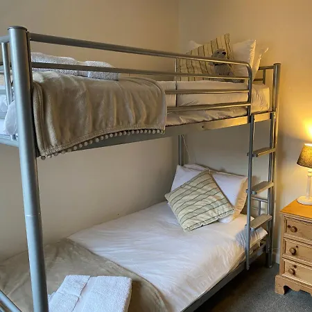 Trafalgar, Lovely Ground Floor Flat With Outside Patio Garden, Minutes Walk To Seafront Seaview Extérieur photo