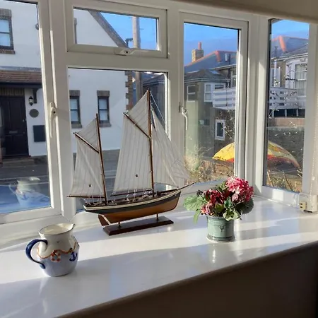 Trafalgar, Lovely Ground Floor Flat With Outside Patio Garden, Minutes Walk To Seafront Seaview Extérieur photo