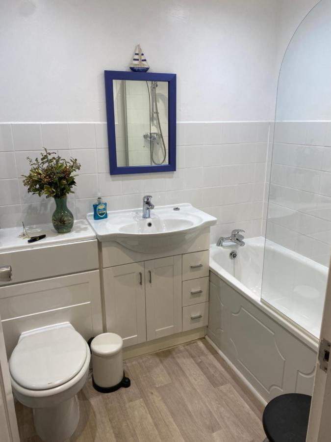 Holiday home Trafalgar, Lovely Ground Floor Flat With Outside Patio Garden, Minutes Walk To Seafront *