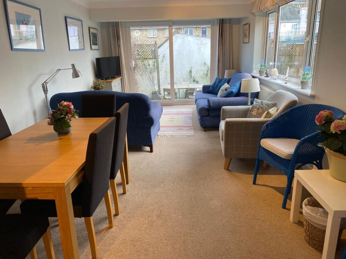 Holiday home Trafalgar, Lovely Ground Floor Flat With Outside Patio Garden, Minutes Walk To Seafront