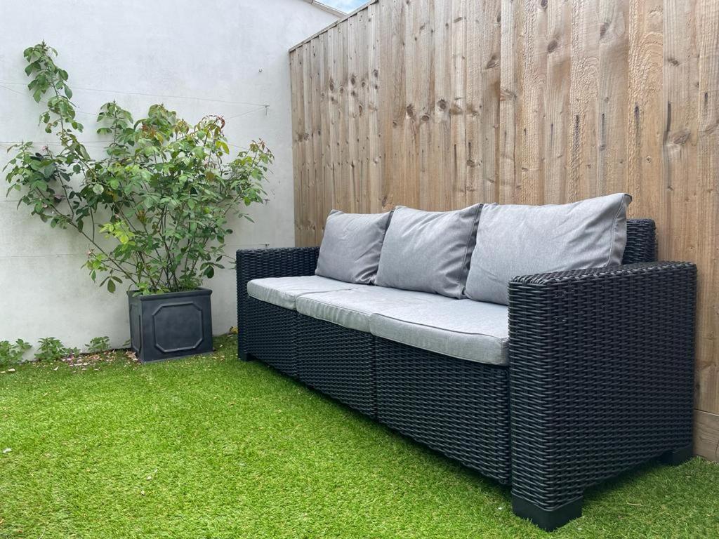 Trafalgar, Lovely Ground Floor Flat With Outside Patio Garden, Minutes Walk To Seafront Seaview
