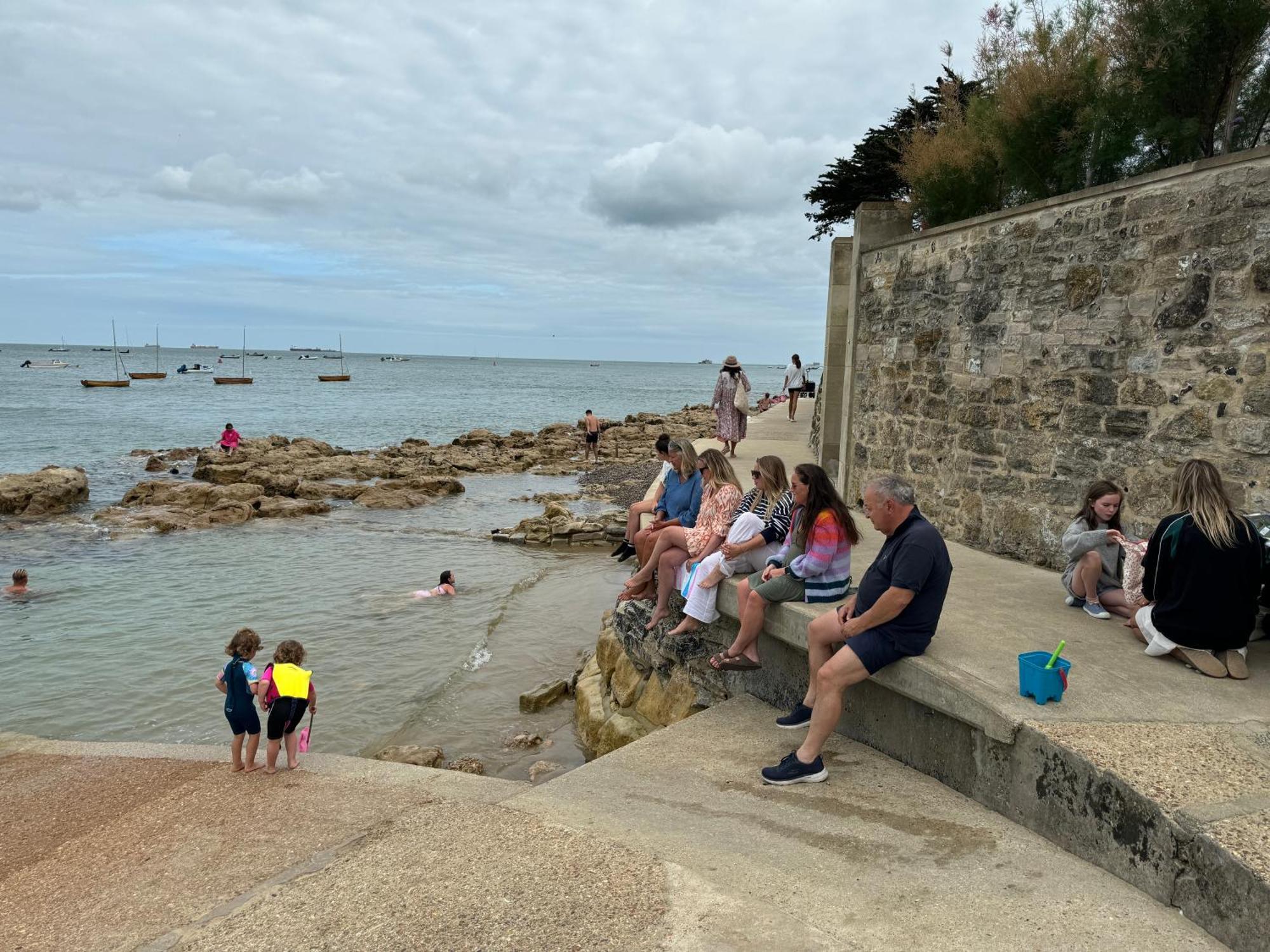 Holiday home Trafalgar, Lovely Ground Floor Flat With Outside Patio Garden, Minutes Walk To Seafront Seaview